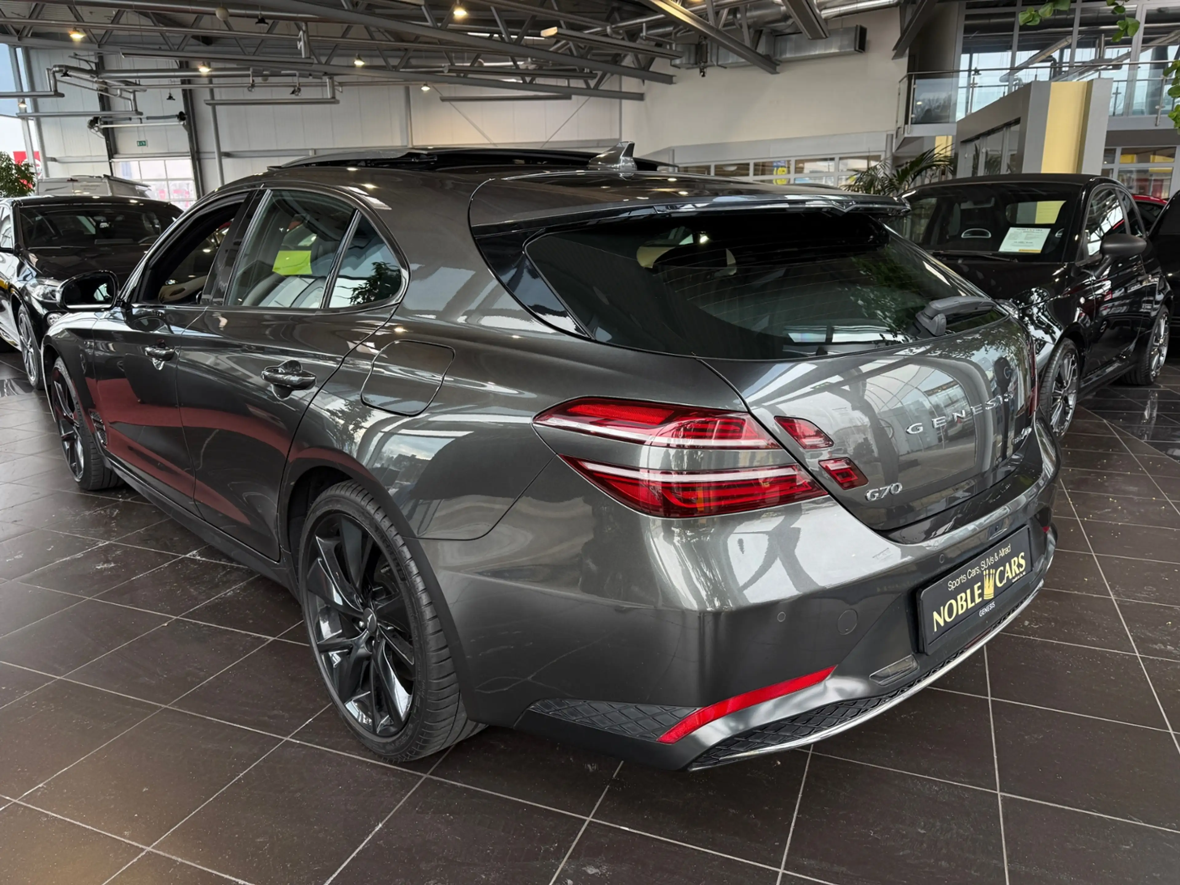 Genesis G70 Shooting Brake Sport AWD PANO 360° ACC — photo 5