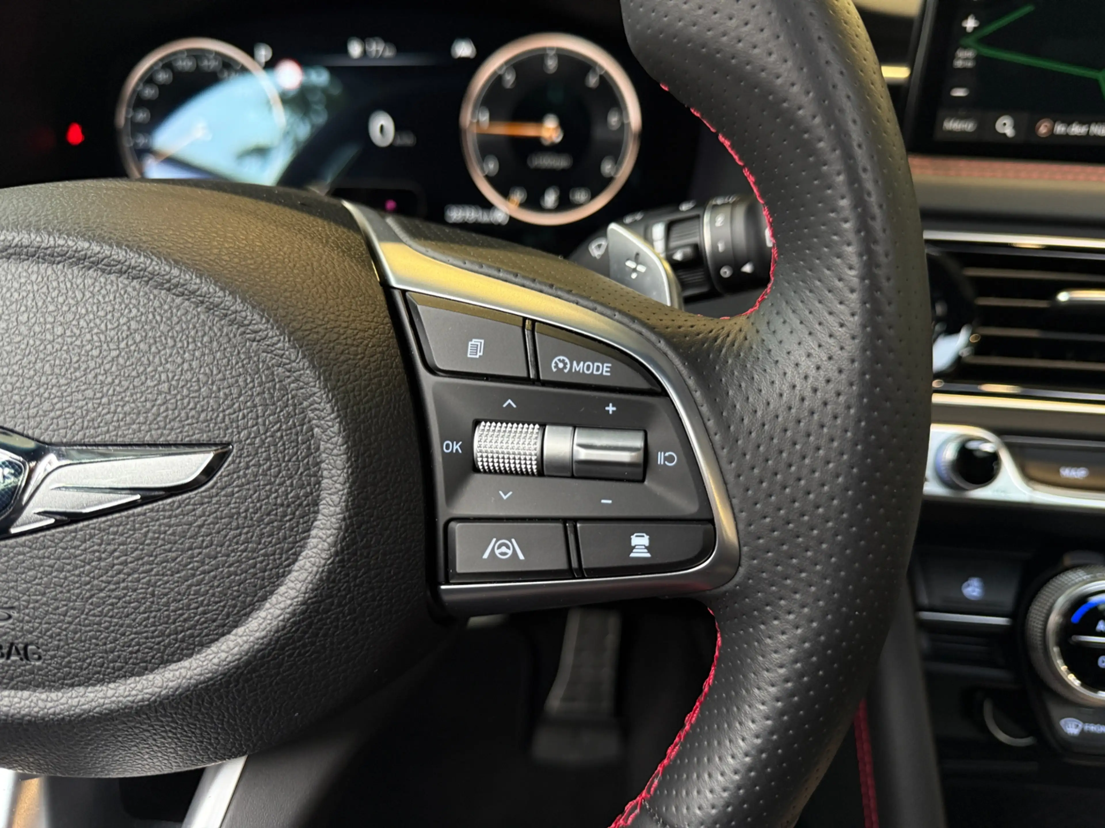 Genesis G70 Shooting Brake Sport AWD PANO 360° ACC — photo 14
