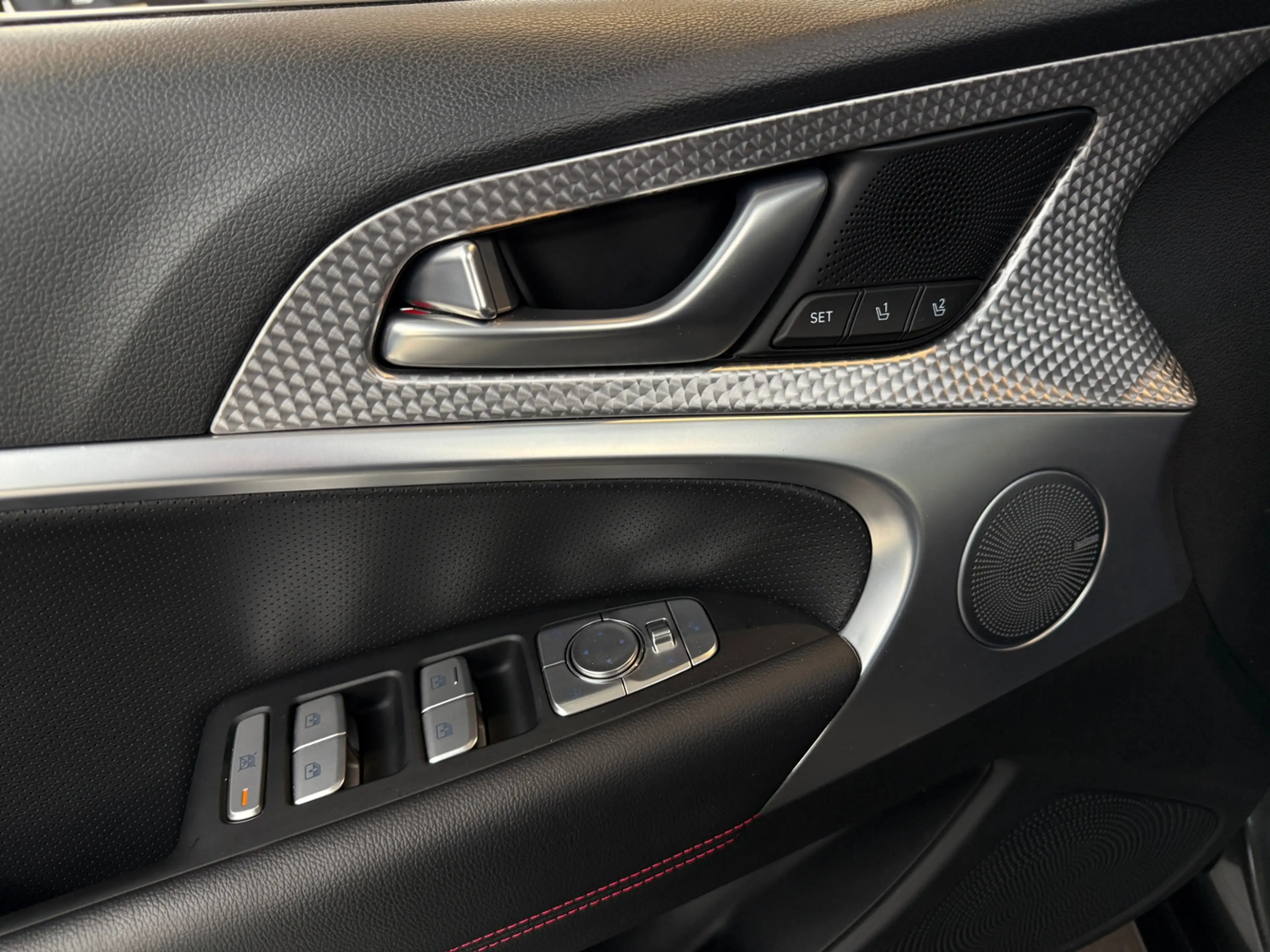 Genesis G70 Shooting Brake Sport AWD PANO 360° ACC — photo 10