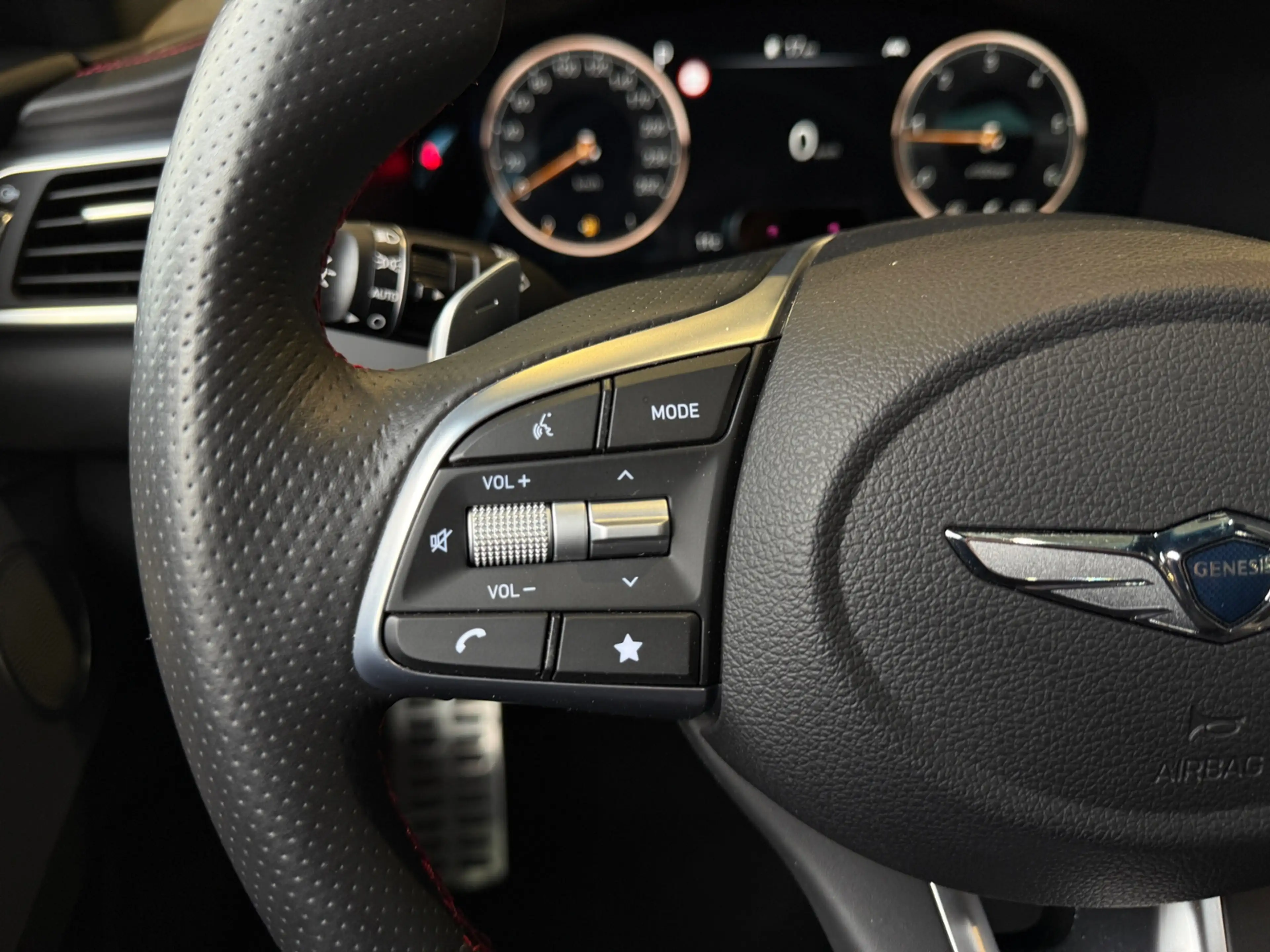Genesis G70 Shooting Brake Sport AWD PANO 360° ACC — photo 15