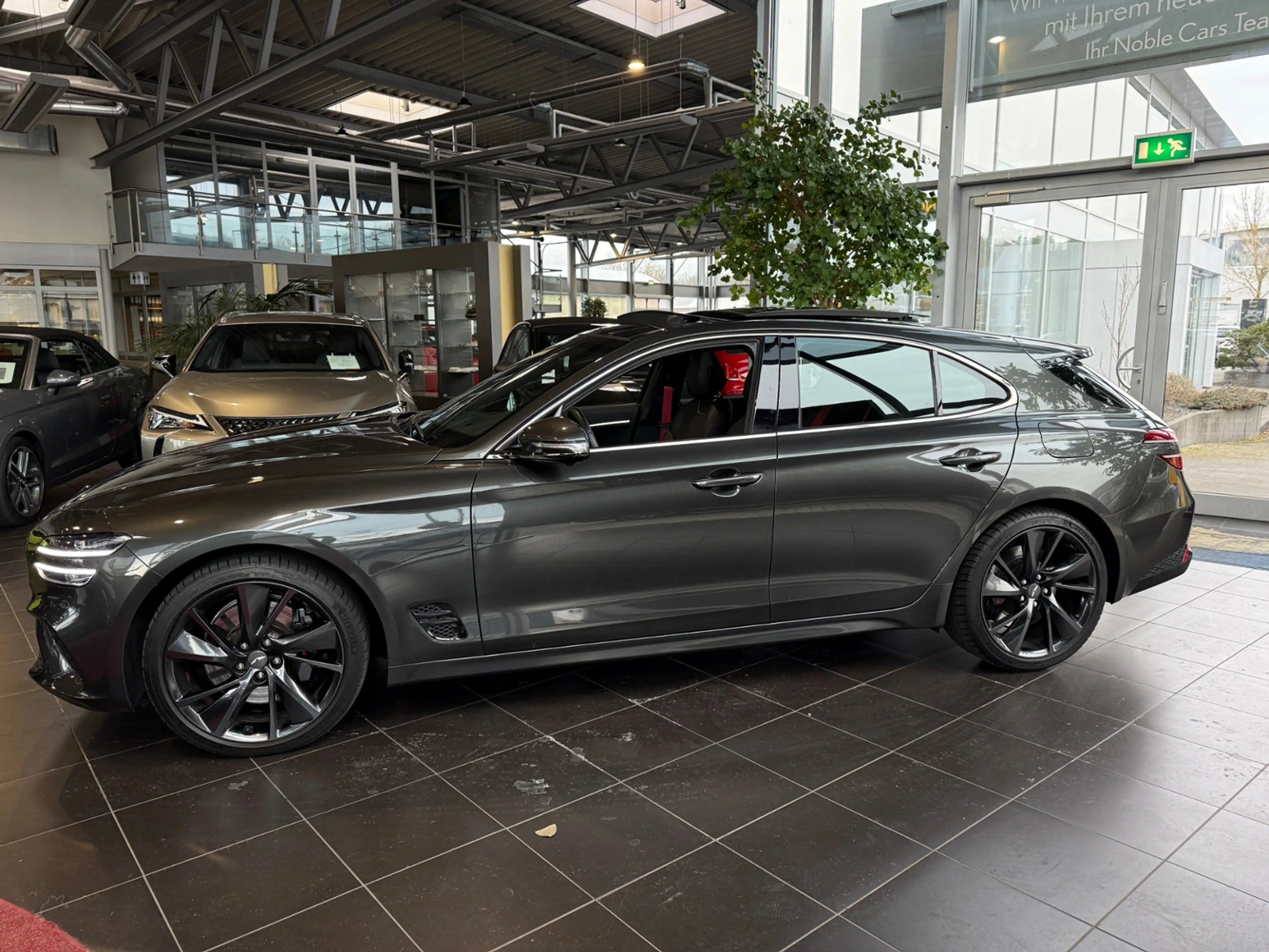 Genesis G70 Shooting Brake Sport AWD PANO 360° ACC — photo 4