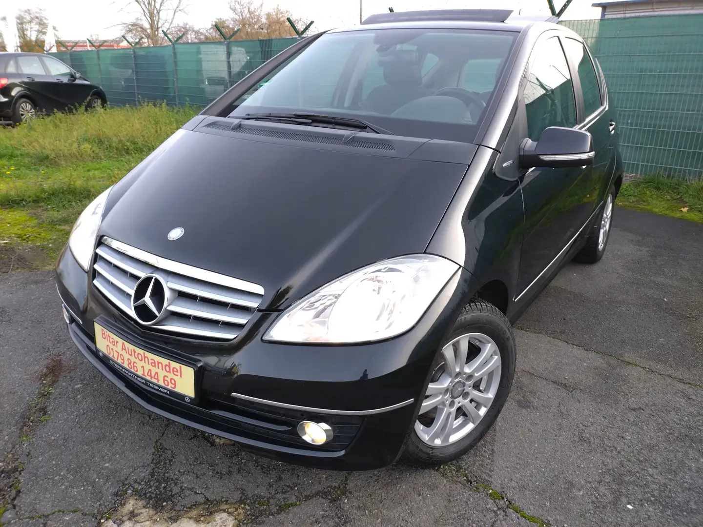 Mercedes-Benz A 170 A 170 +Aut+2Hd+Navi+AHK+Kam+SHZ+Panorama+Temp+t.Le Zwart - 2