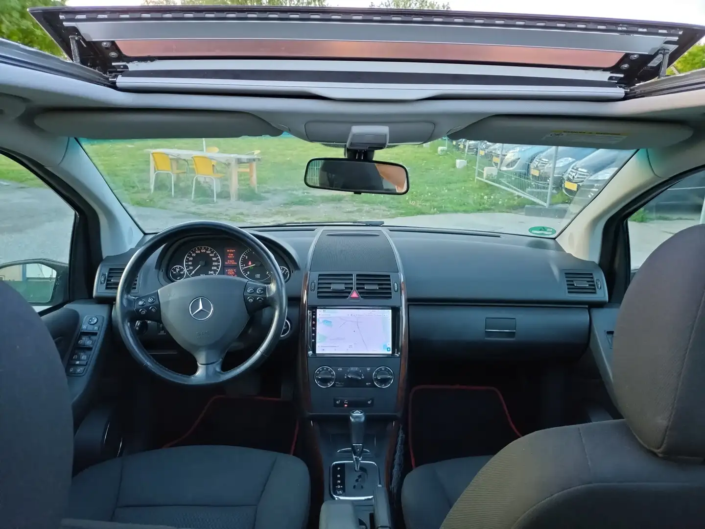 Mercedes-Benz A 170 A 170 +Aut+2Hd+Navi+AHK+Kam+SHZ+Panorama+Temp+t.Le Schwarz - 1