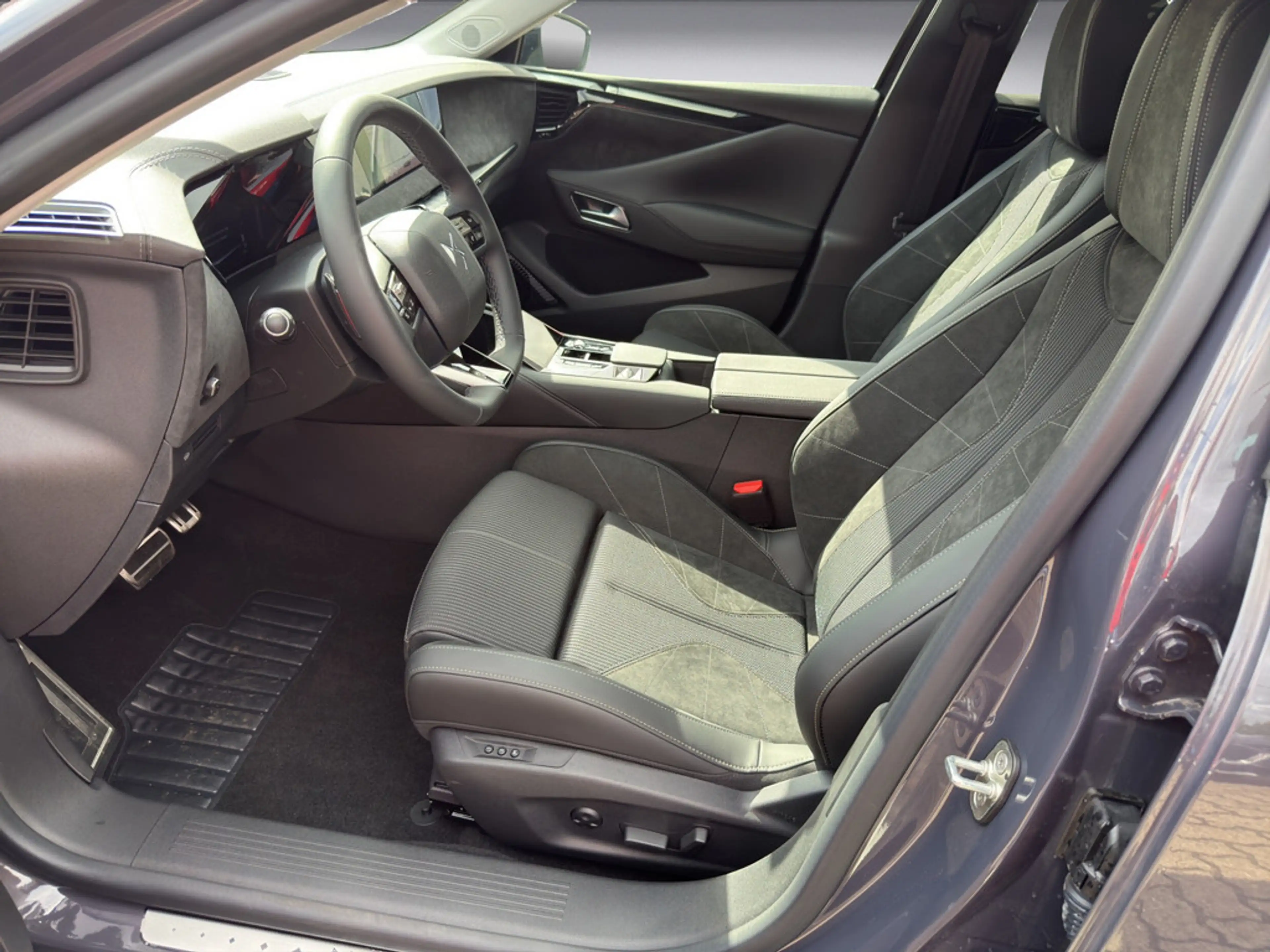 DS Automobiles DS 4 Etoile HDI 130 EAT8 NAVI LED HUD *AHK* — photo 10