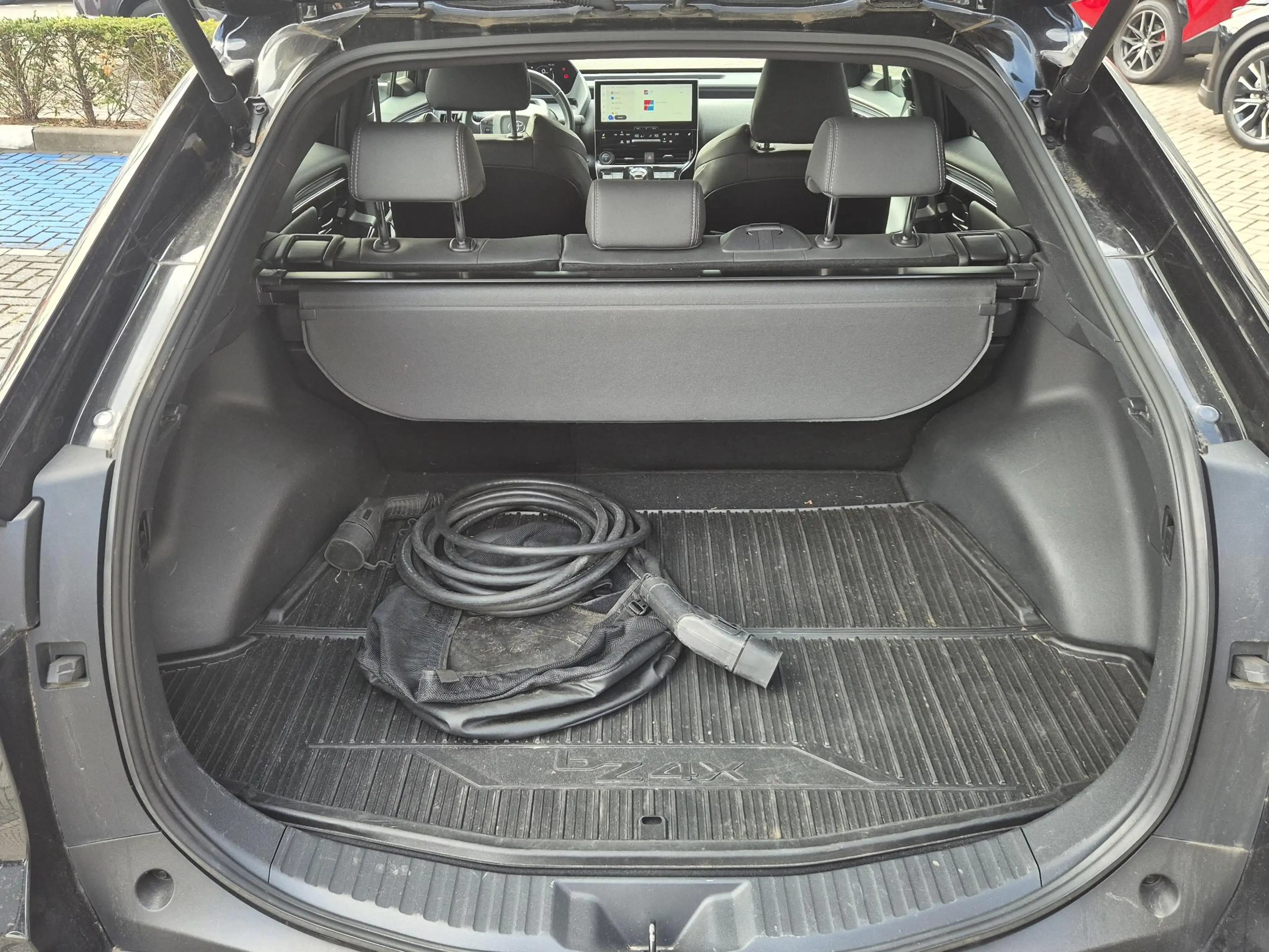 Toyota bZ4X Launch Edition 71 kWh CAMERA ADAPTIVE CRUISE — photo 12