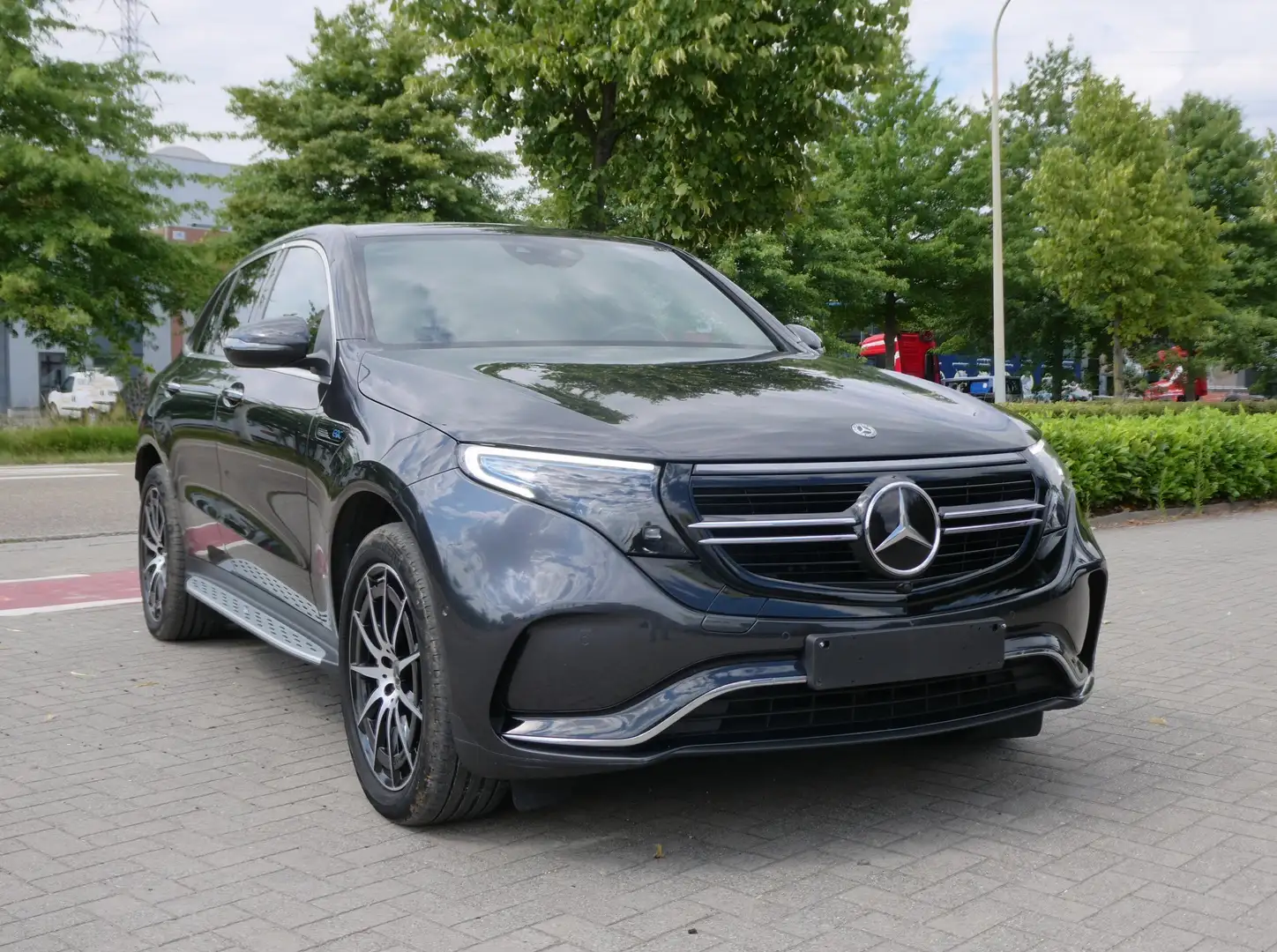 Mercedes-Benz EQC 400 EQC 400 4Matic AMG Line, 1jaar Garantie Grau - 2