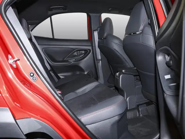 Toyota Yaris Cross view 4