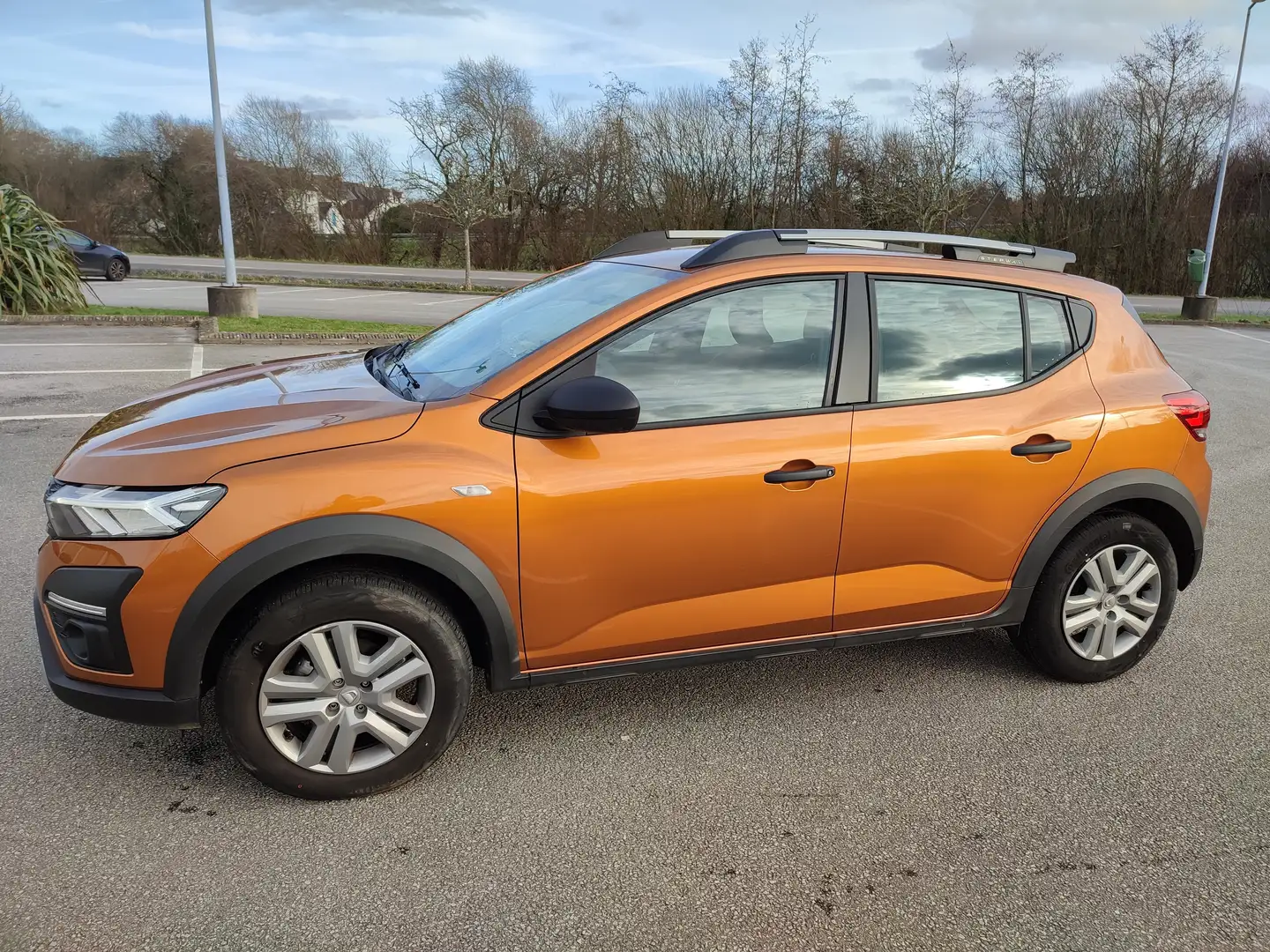 Dacia Sandero ECO-G 100- 22  Essentiel Orange - 1