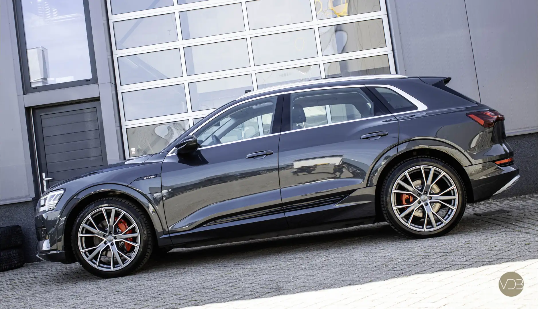 Audi e-tron 50 Quattro Launch Edition 22inch Pano Leer Origine Gris - 2