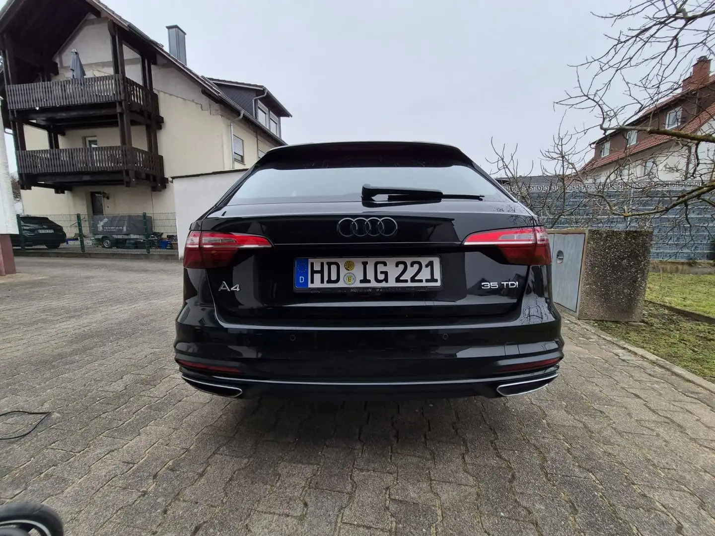 Audi A4 Avant 35 TDI advanced Audi History 100% Schwarz - 2