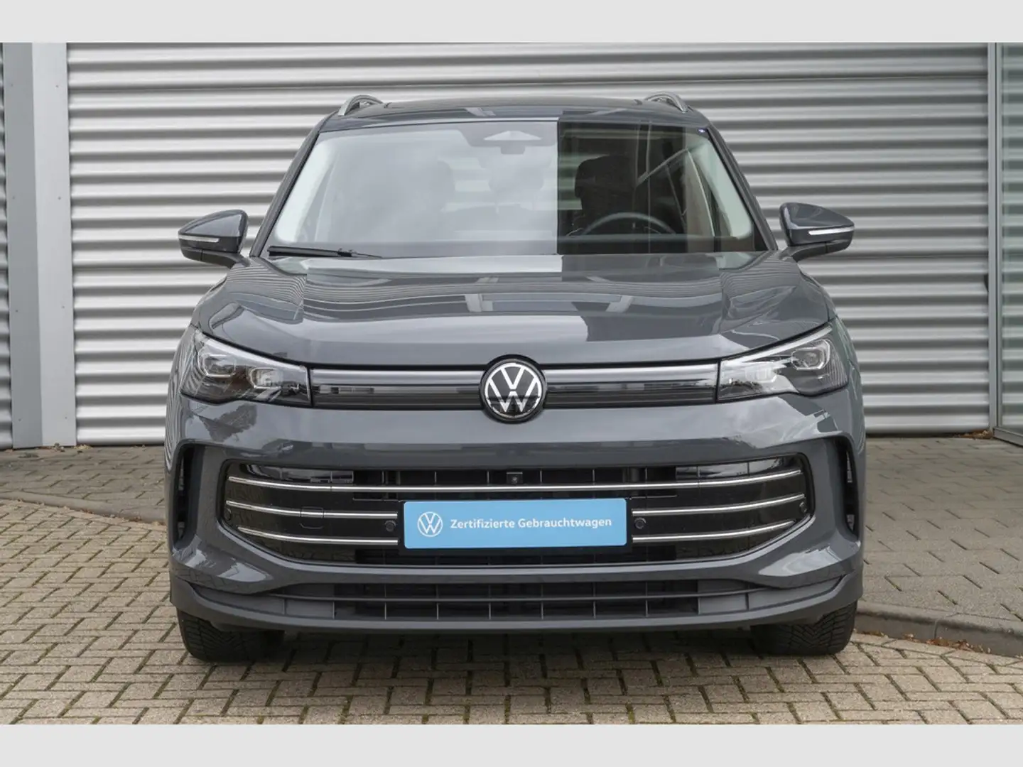 Volkswagen Tiguan 2.0 TDI Elegance PANO*360*NAV Grau - 2