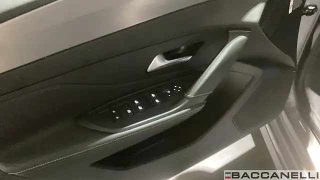 Peugeot 308 view 16