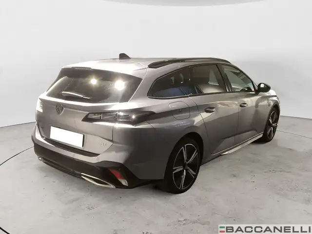 Peugeot 308 view 4