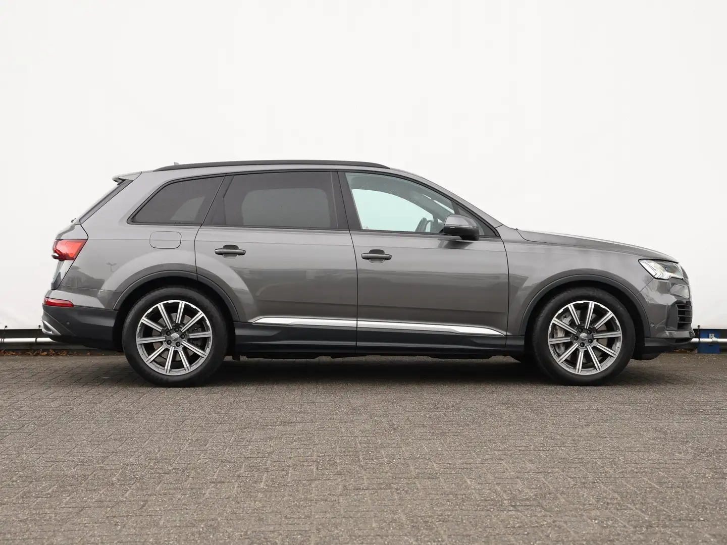 Audi Q7 55 TFSI e quattro Pro Line Plus 381pk | Luchtverin Grijs - 2