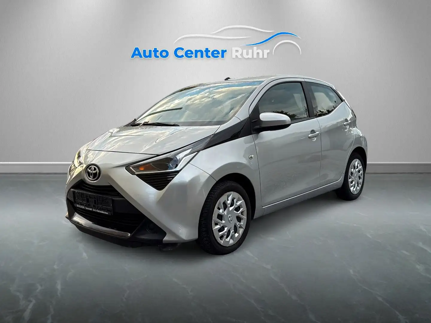 Toyota Aygo AYGO x-play*Automatik*Bluetooth*Klima* Silber - 1