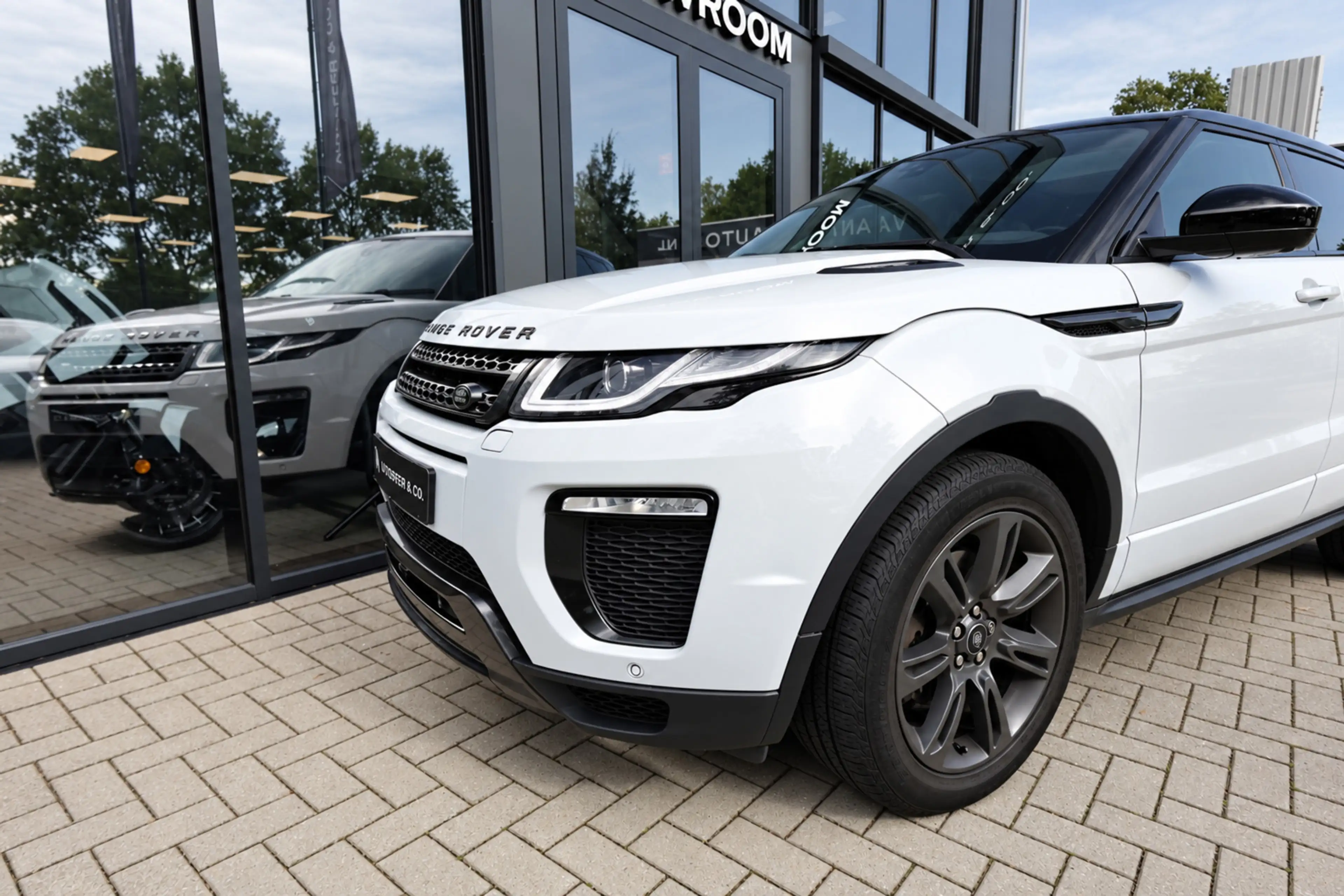 Land Rover Range Rover Evoque 2.0 TD4 SE Dynamic PANO KEYLESS CAM — photo 13