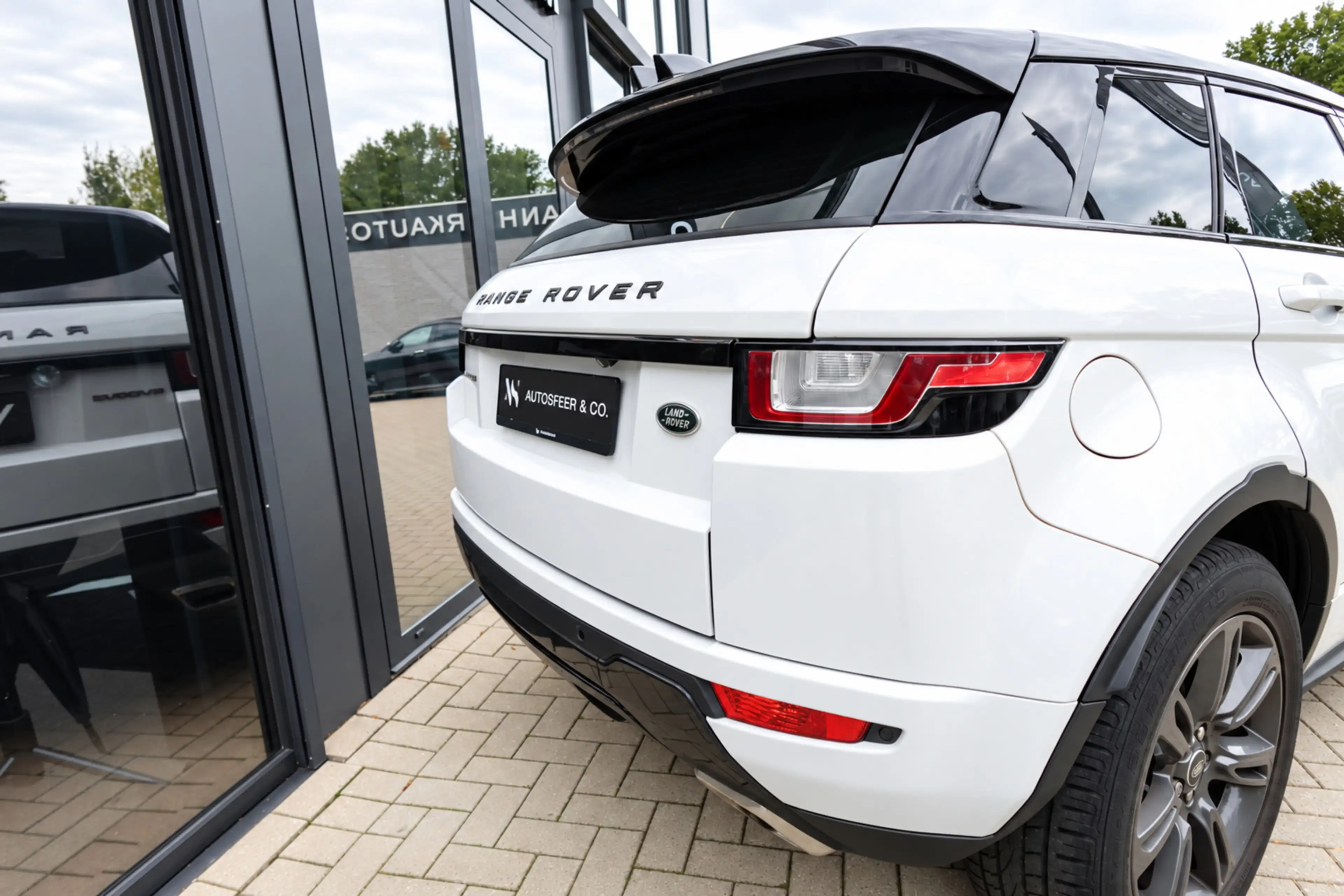 Land Rover Range Rover Evoque 2.0 TD4 SE Dynamic PANO KEYLESS CAM — photo 8