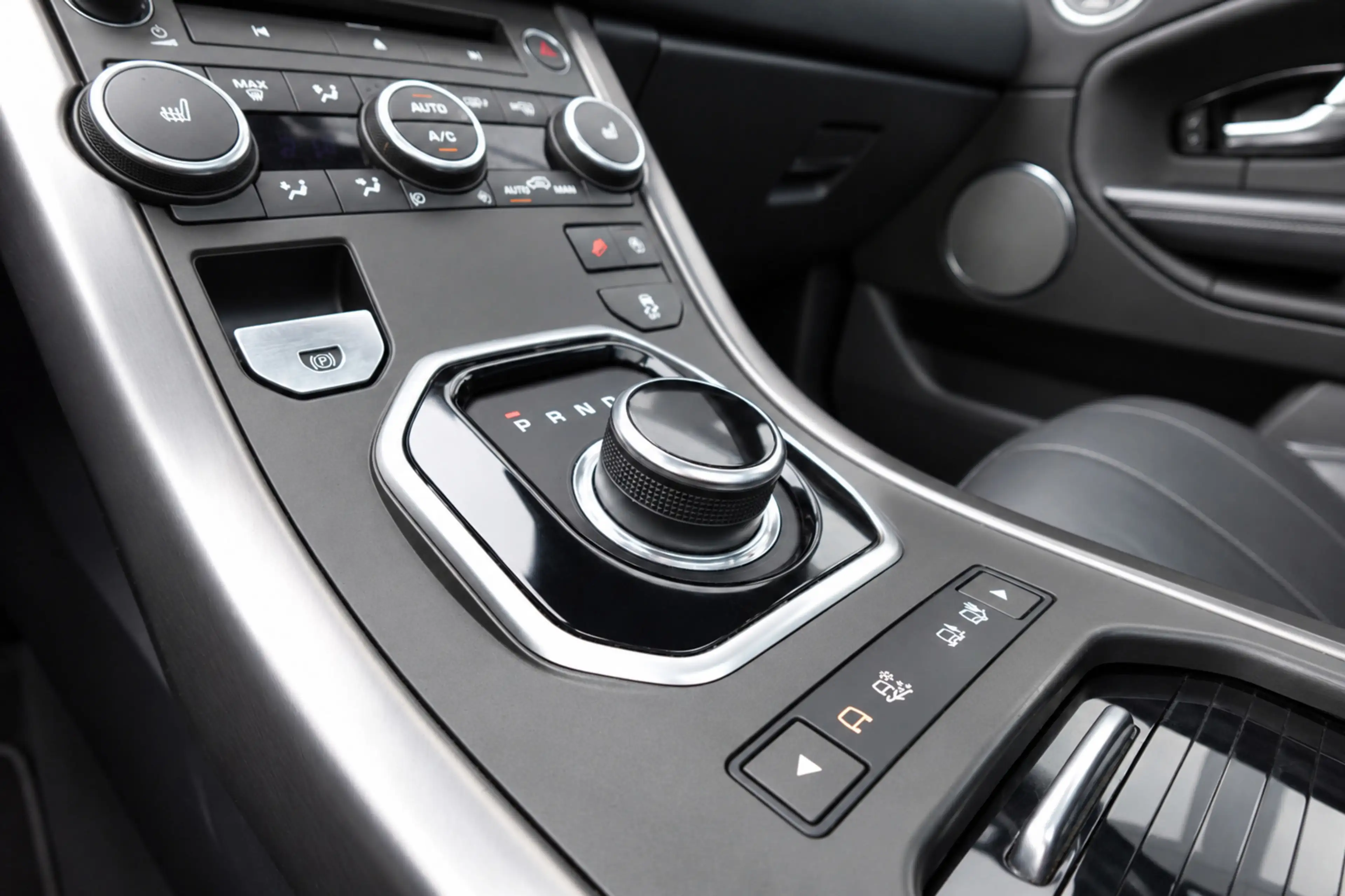 Land Rover Range Rover Evoque 2.0 TD4 SE Dynamic PANO KEYLESS CAM — photo 12