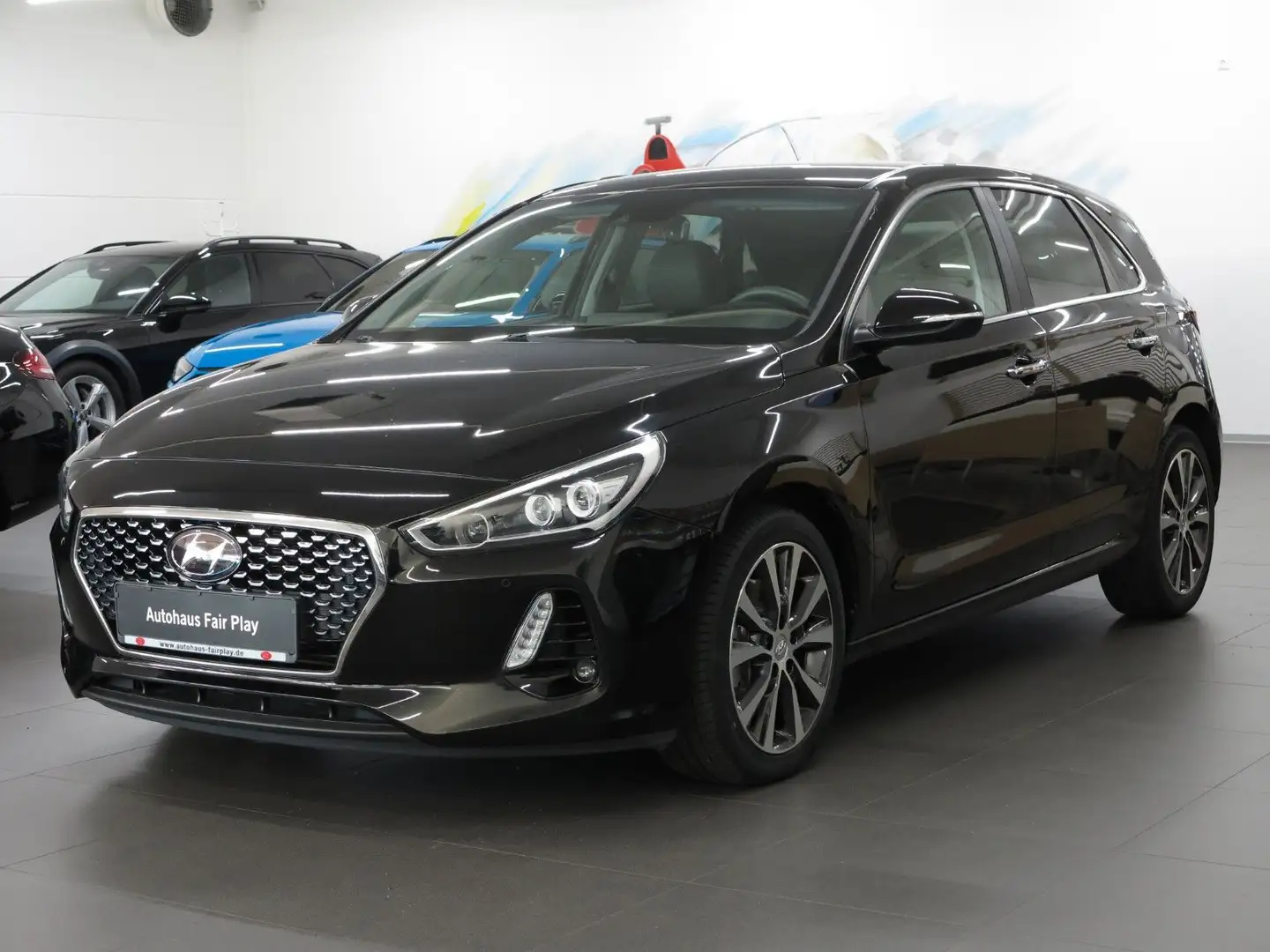 Hyundai i30 1.4 Aut. Premium NAVI/SITZKLIMA/LEDER/U-FREI Schwarz - 1