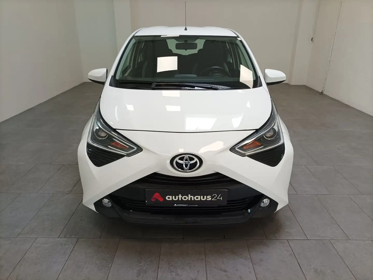 Toyota Aygo 1.0 x-play club Navi|CAM|PDC|Carplay Blanc - 2