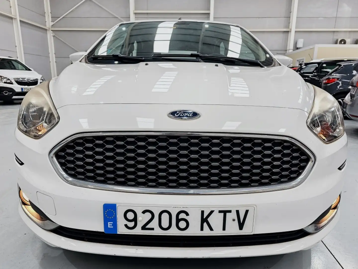Ford Ka/Ka+ Ka+ 1.19 Ti-VCT Essential Blanc - 2
