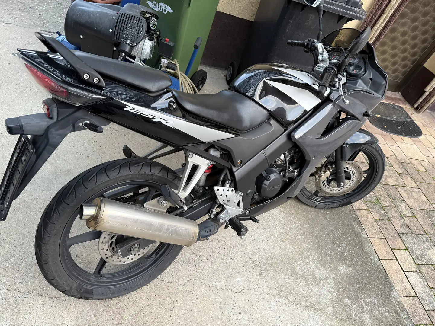 Honda CBR 125 - 1