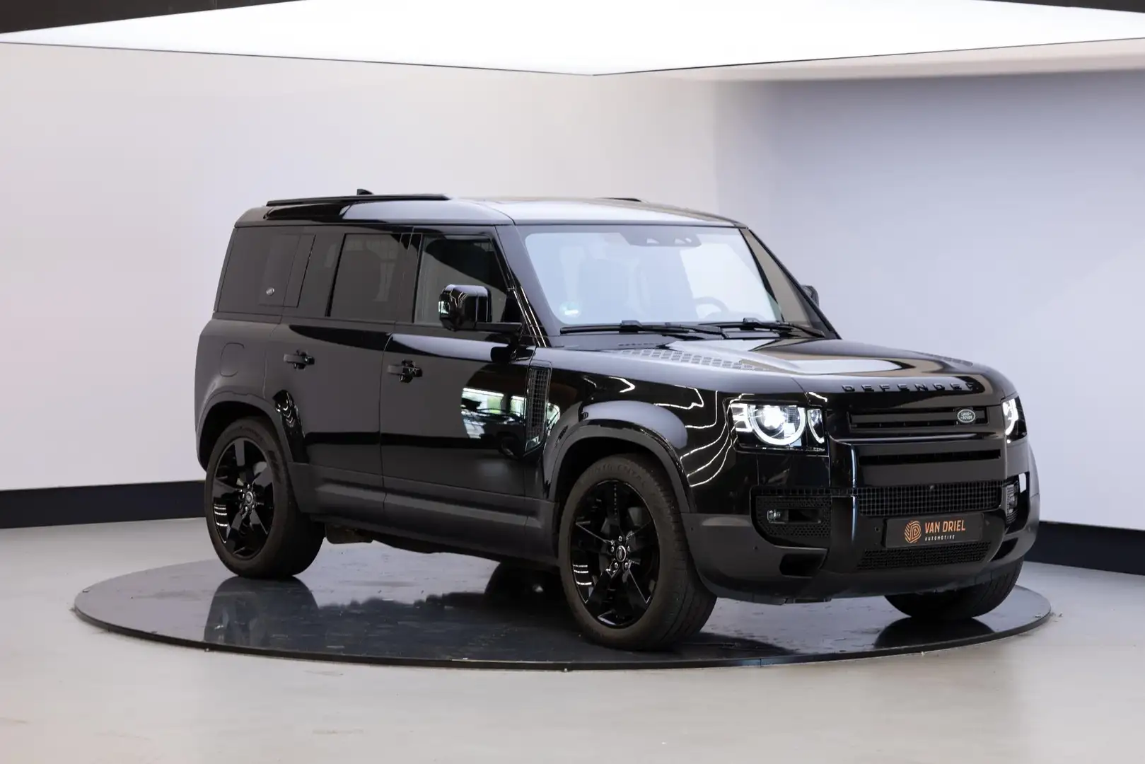 Land Rover Defender 110 2.0 P400e 110 S | Panoramadak | 22 Inch | Luch Zwart - 1
