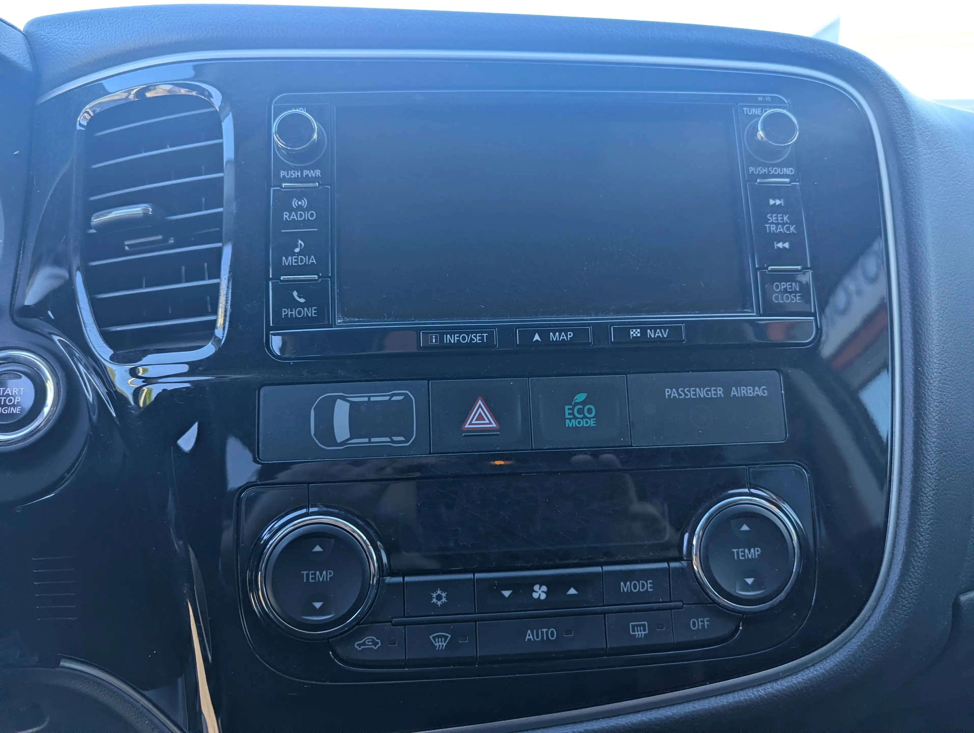 Mitsubishi Outlander SUV-Star+ 2.2 DI-D 4WD AT — photo 9