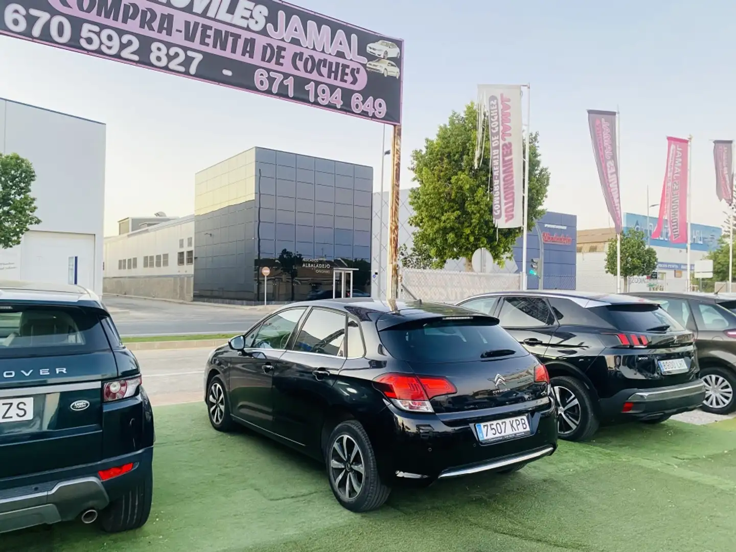 Citroen C4 1.6BlueHDI Tonic 100 Schwarz - 1
