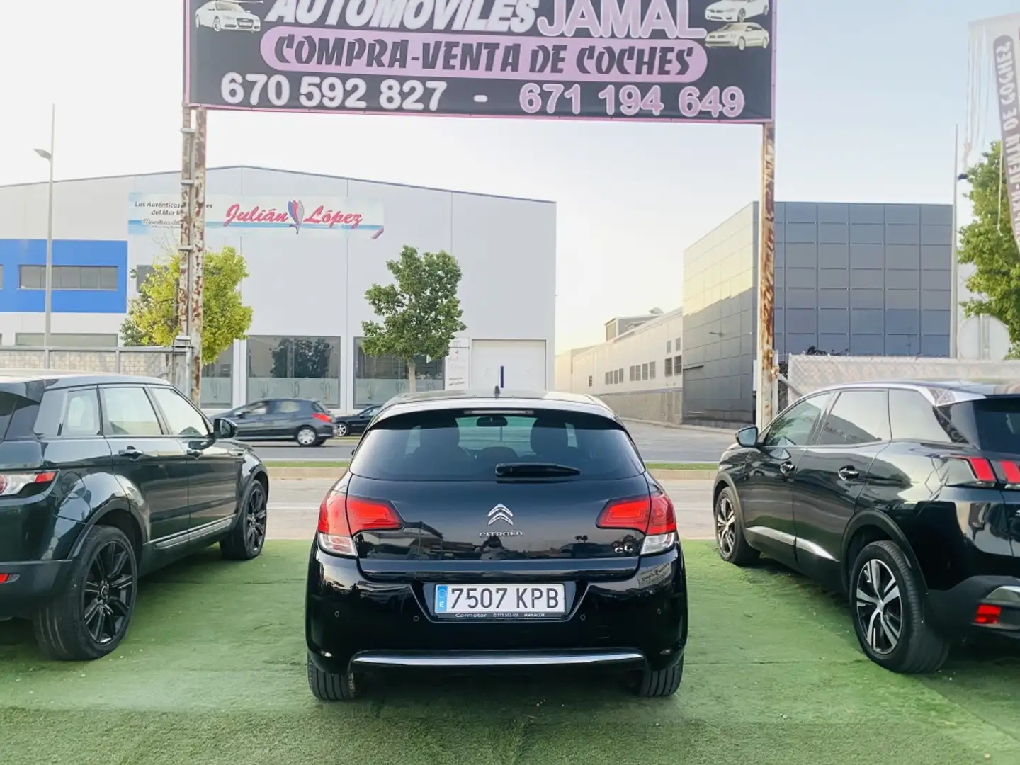 Citroen C4 1.6BlueHDI Tonic 100 Schwarz - 2