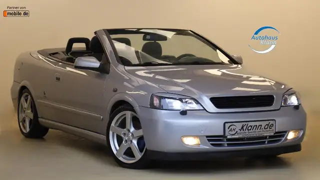 Opel Astra view 2