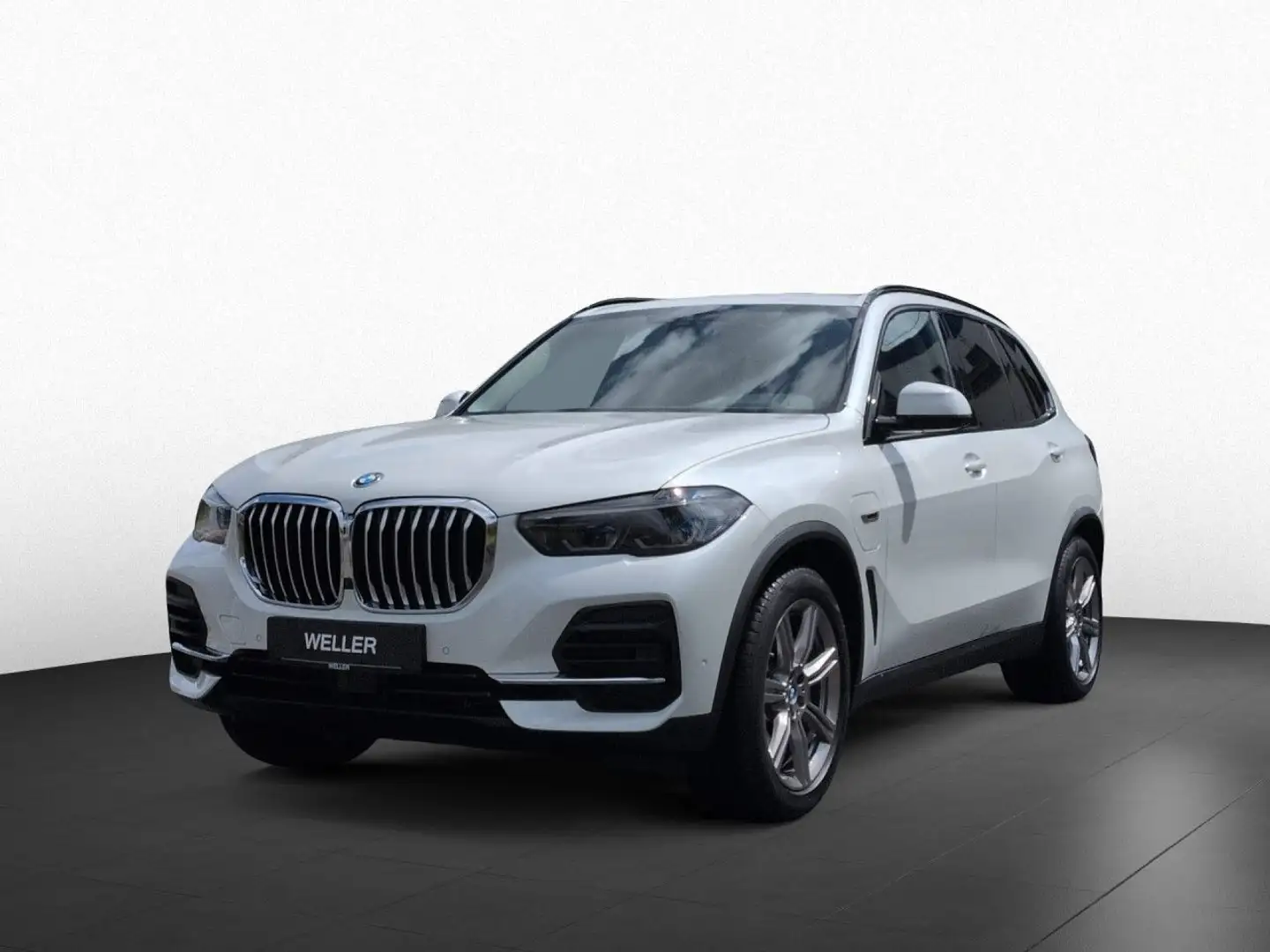 BMW X5 xDr. 45e Laser Massage 2-Achs-Luft Pano AHK HUD Biały - 1