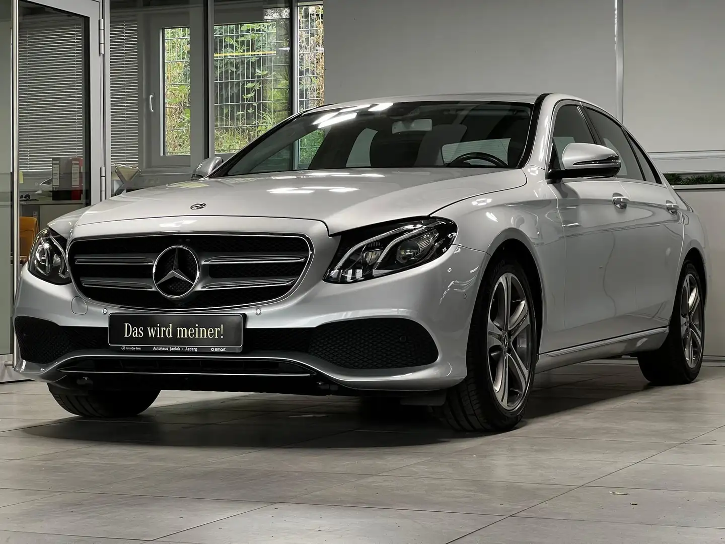 Mercedes-Benz E 200 Limo Avantgarde LED+NAVI+PDC360°+KLIMA+SHZ Silber - 1