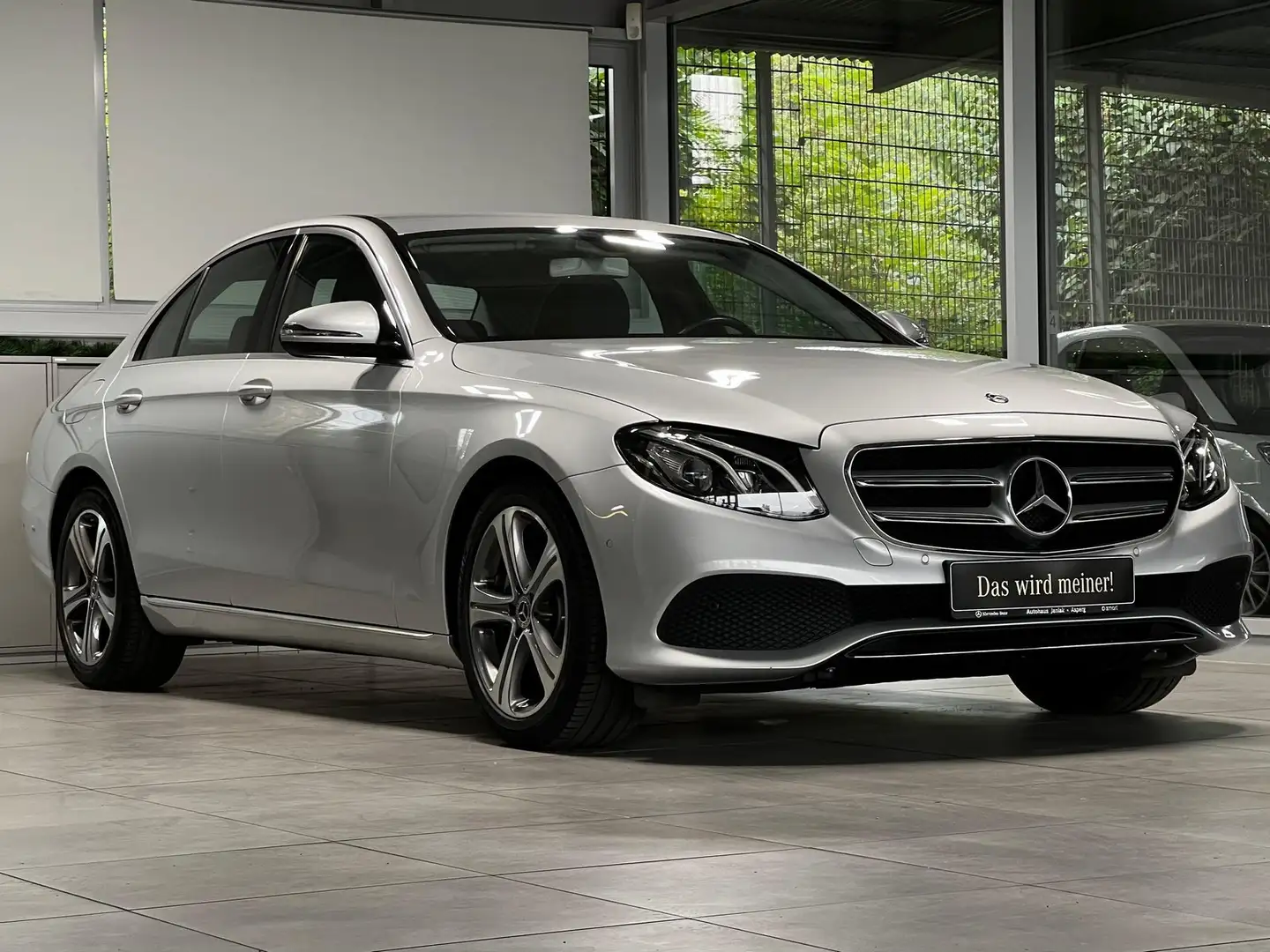 Mercedes-Benz E 200 Limo Avantgarde LED+NAVI+PDC360°+KLIMA+SHZ Silber - 2