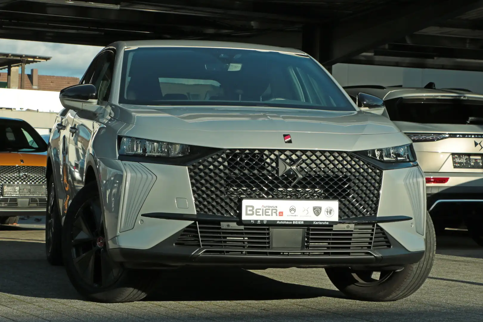 DS Automobiles DS 7 Crossback DS7 Crossback 1.5 BlueHDi 130 Performance Line Grau - 2