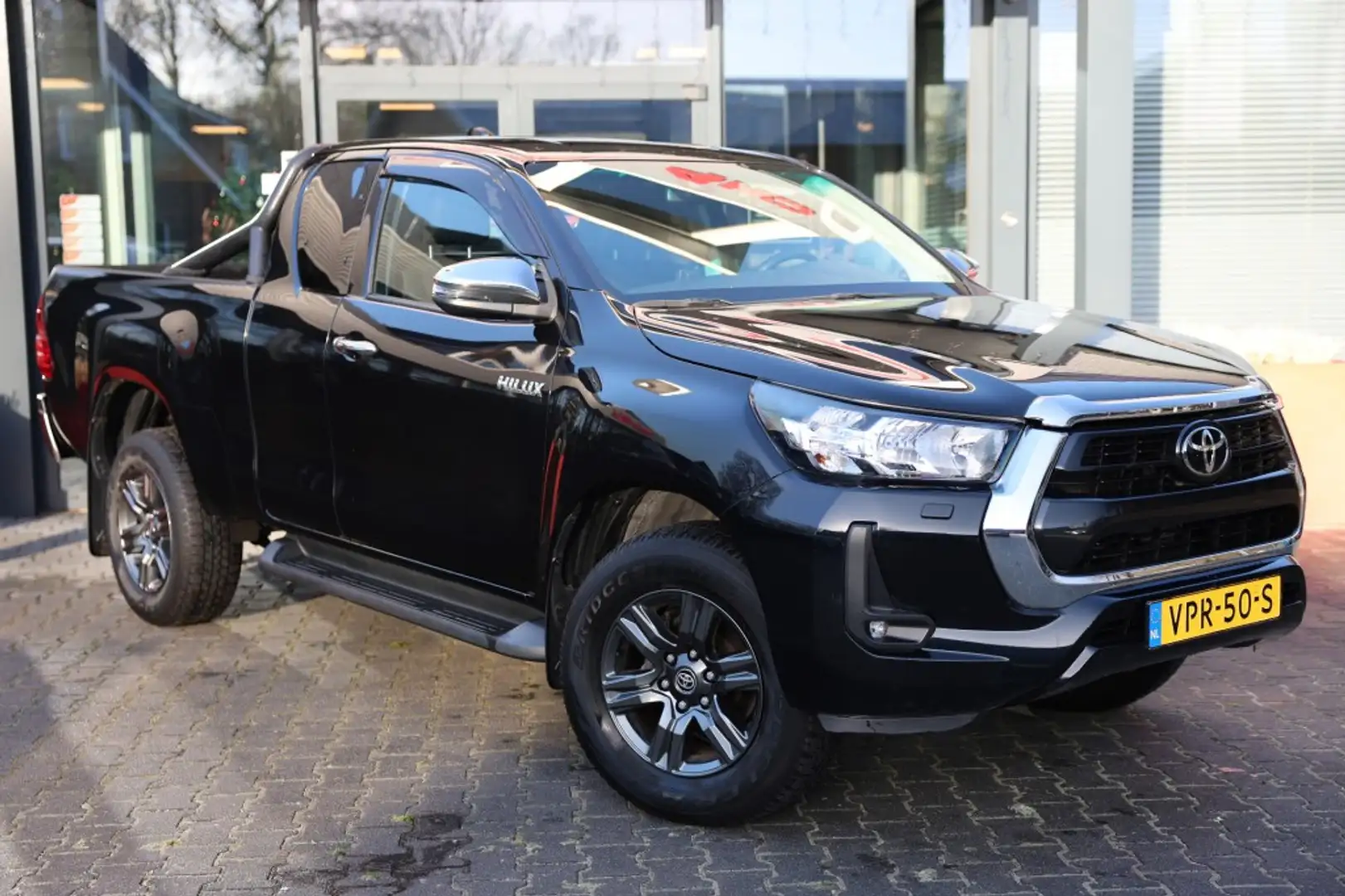 Toyota Hilux 2.4 D-4D X-TRA CAB PROFESSIONAL A/T 4WD VAN Noir - 1