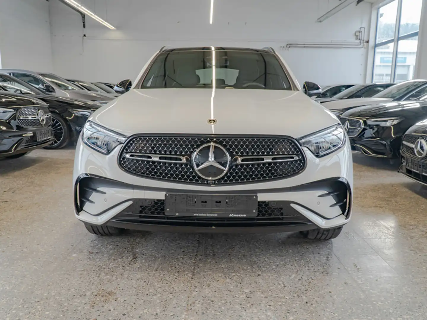 Mercedes-Benz GLC 300 d 4MATIC AMG-Sport/Pano/Burm/AHK/Night/Distr Weiß - 2