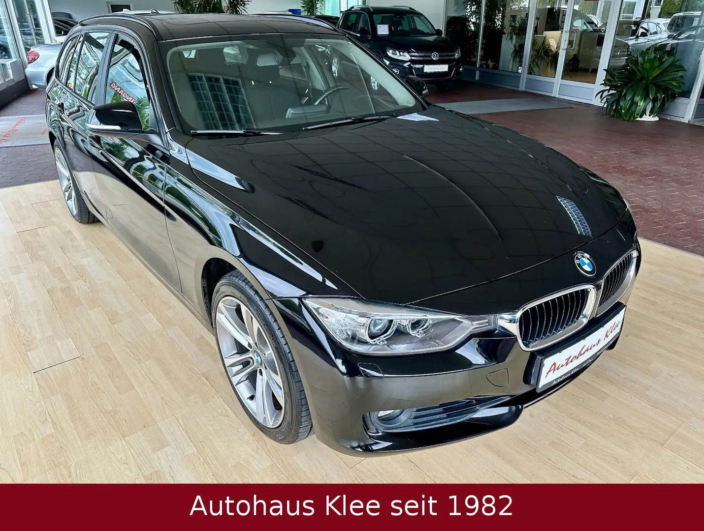 BMW 320 i xDrive Touring *Steptronic*Tempo*Pano*AHK* Noir - 1