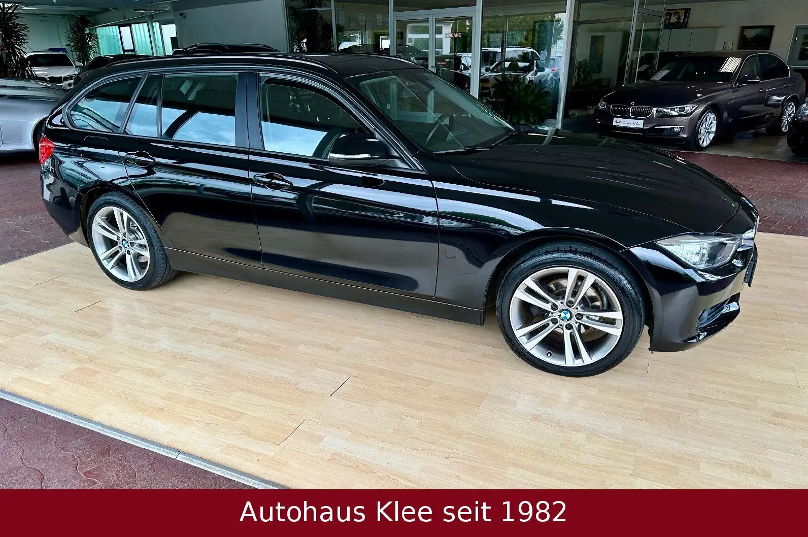 BMW 320 i xDrive Touring *Steptronic*Tempo*Pano*AHK* Noir - 2