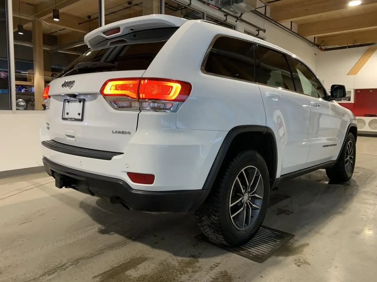 Jeep Grand Cherokee снимка Jeep Grand Cherokee