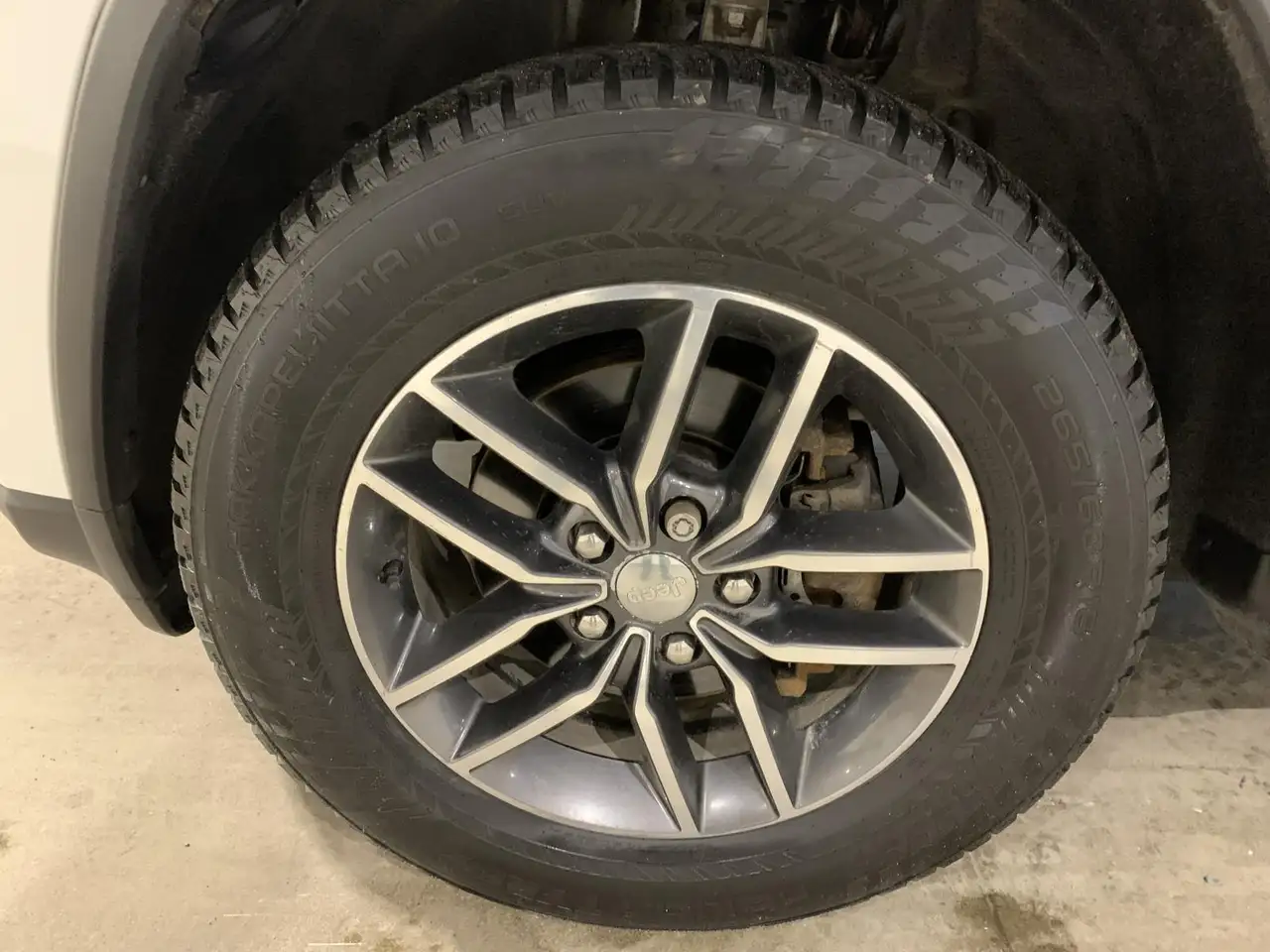 Jeep Grand Cherokee снимка Jeep Grand Cherokee