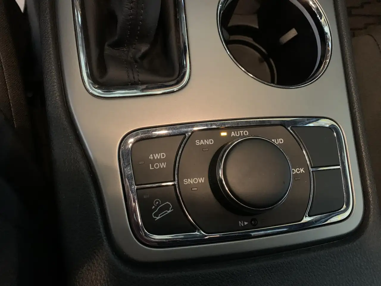 Jeep Grand Cherokee снимка Jeep Grand Cherokee