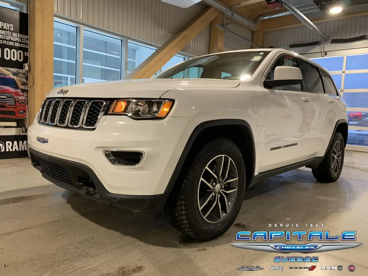 Jeep Grand Cherokee снимка Jeep Grand Cherokee