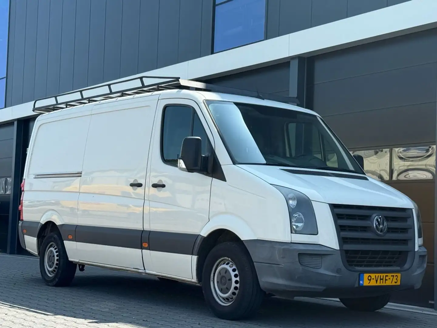 Volkswagen Crafter 2.5 TDI L2-H1 Wit - 2