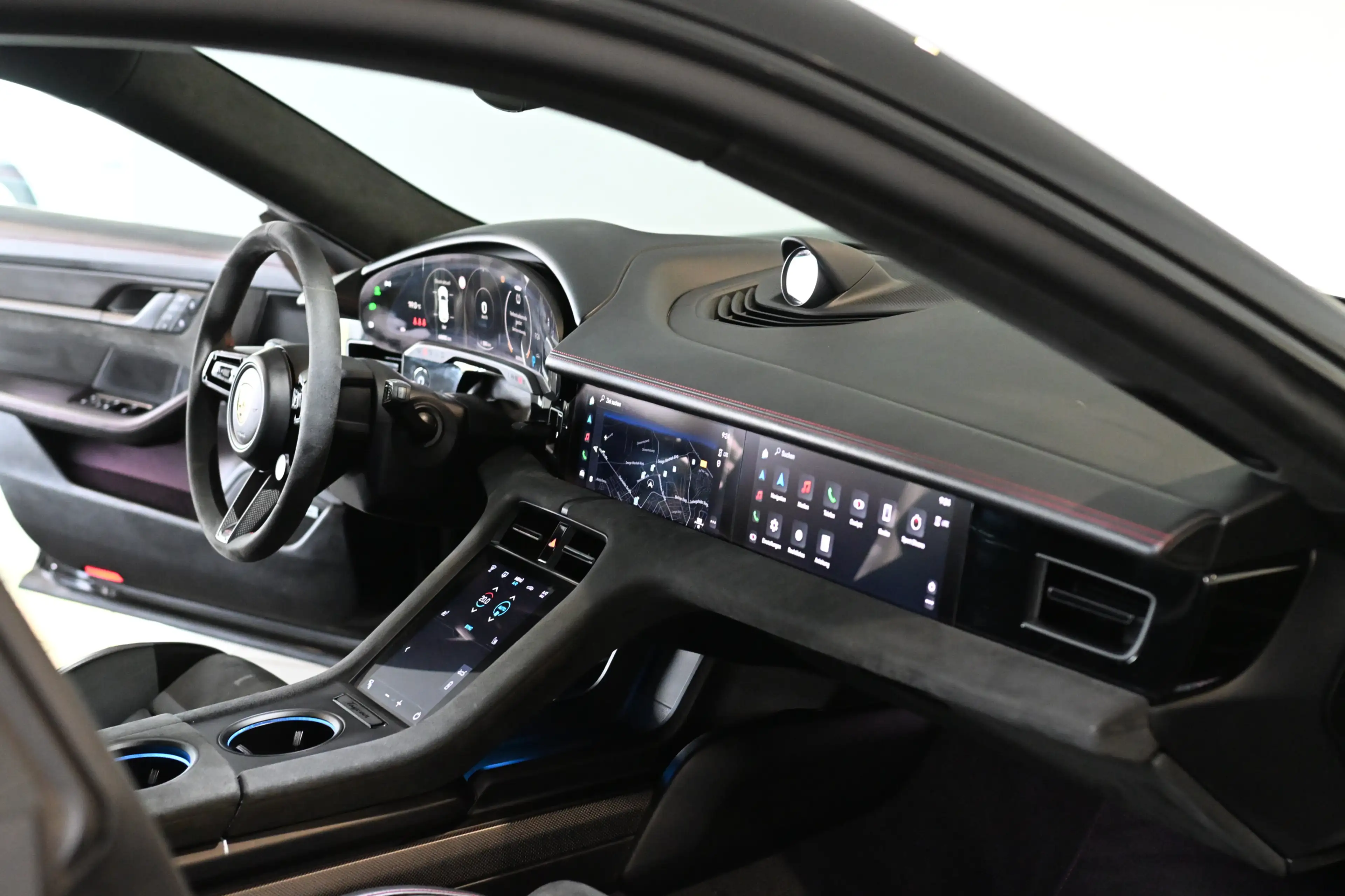 Porsche Taycan Sport Turismo GTS ACC Pano HUD 21-Zoll — photo 9