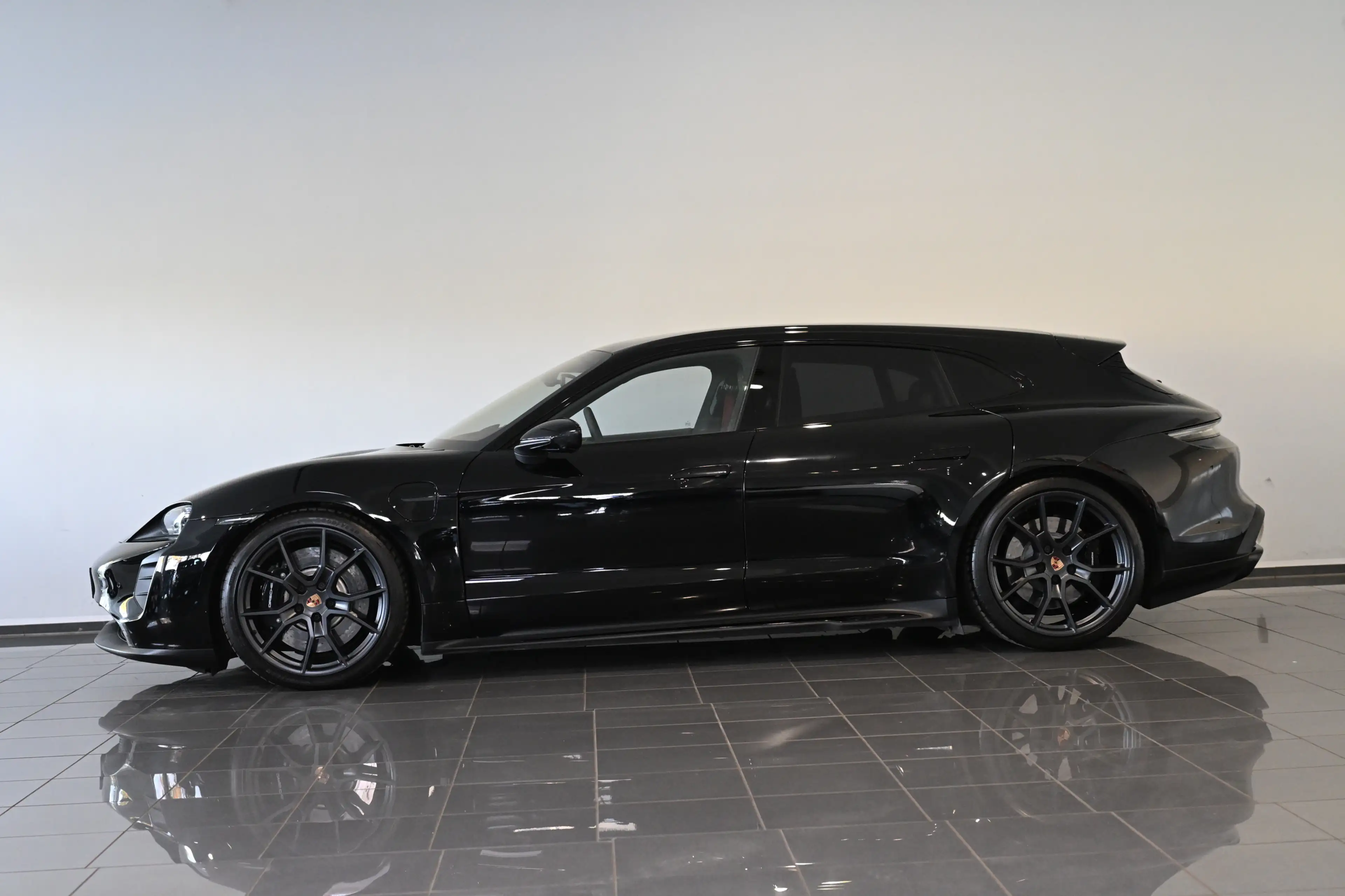 Porsche Taycan Sport Turismo GTS ACC Pano HUD 21-Zoll — photo 3