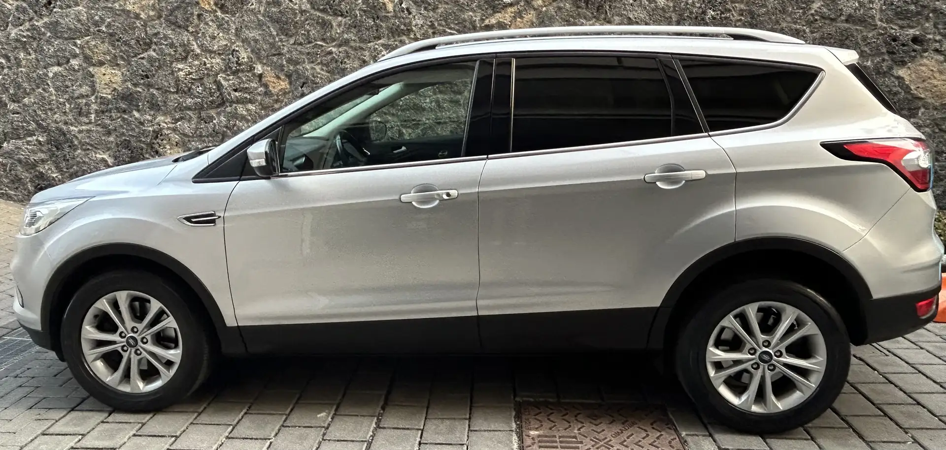 Ford Kuga 1.5 tdci Titanium 2wd 120cv auto - 1