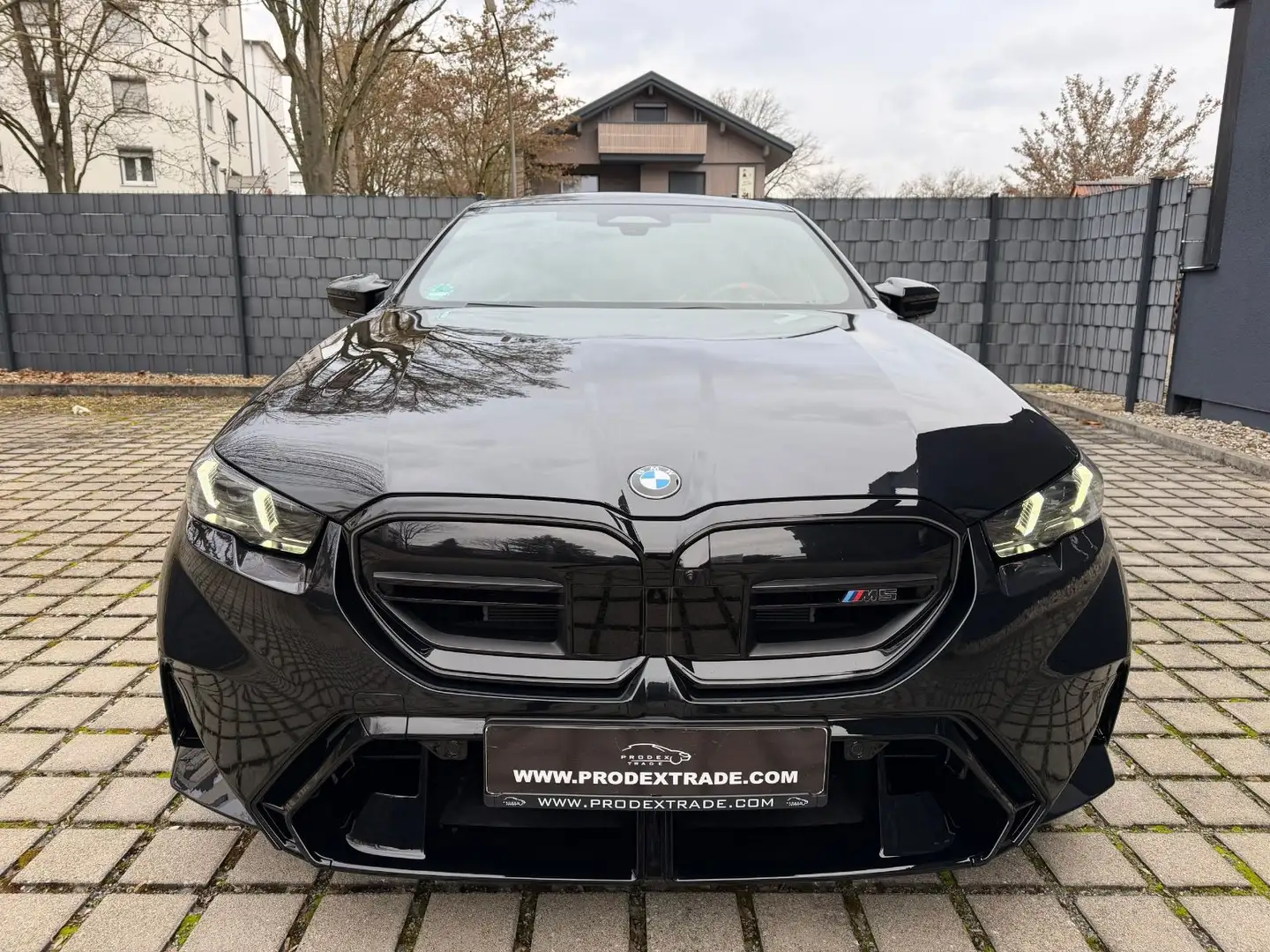 BMW M5 Plug-In Hybrid xDrive Carbon*Pano*B&W Schwarz - 2