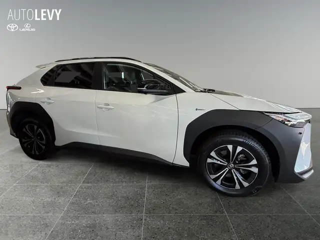 Toyota BZ4X view 7