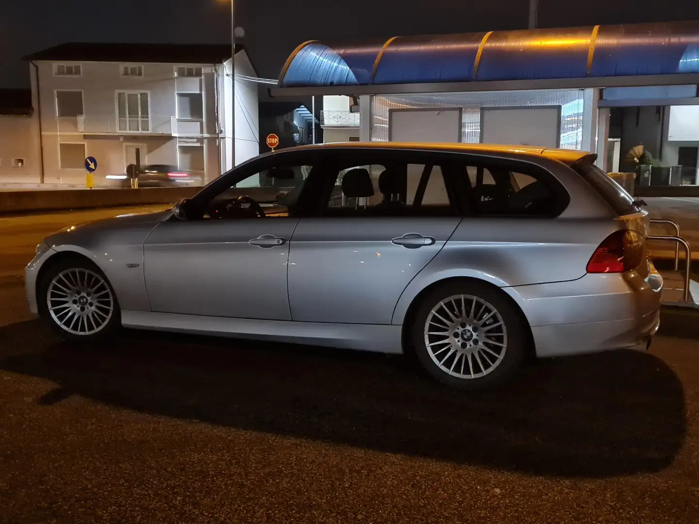 BMW 320 Serie 3 E91 Touring 320d AFFARONE leggi annuncio Zilver - 2